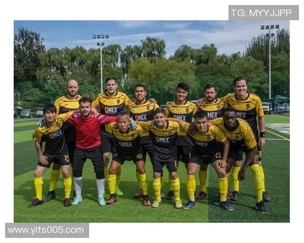 中国足球迷热情与外国球星的互动 新时代中外足球文化的碰撞与融合