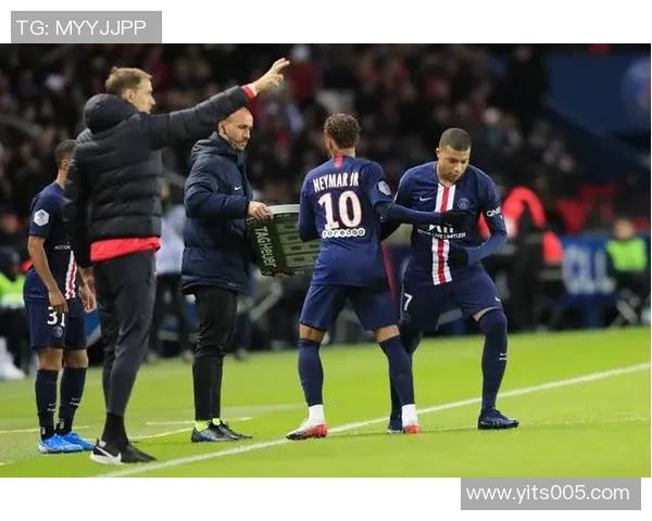 女足球星科尔夫的成长历程与辉煌成就分析 女足球星科尔夫的成长历程与辉煌成就分析