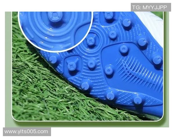 球星穿足球鞋选择什么样的钉?解析不同钉型对比赛表现的影响 球星穿足球鞋选择什么样的钉?解析不同钉型对比赛表现的影响