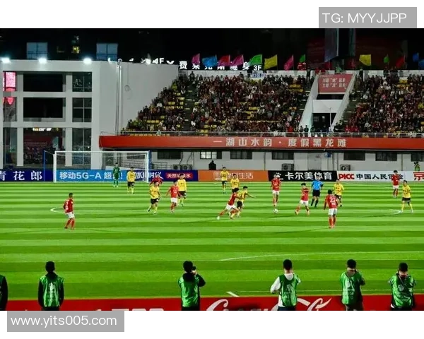 绿茵战火再燃球星凌空劲射点燃全场激情瞬间 绿茵战火再燃球星凌空劲射点燃全场激情瞬间